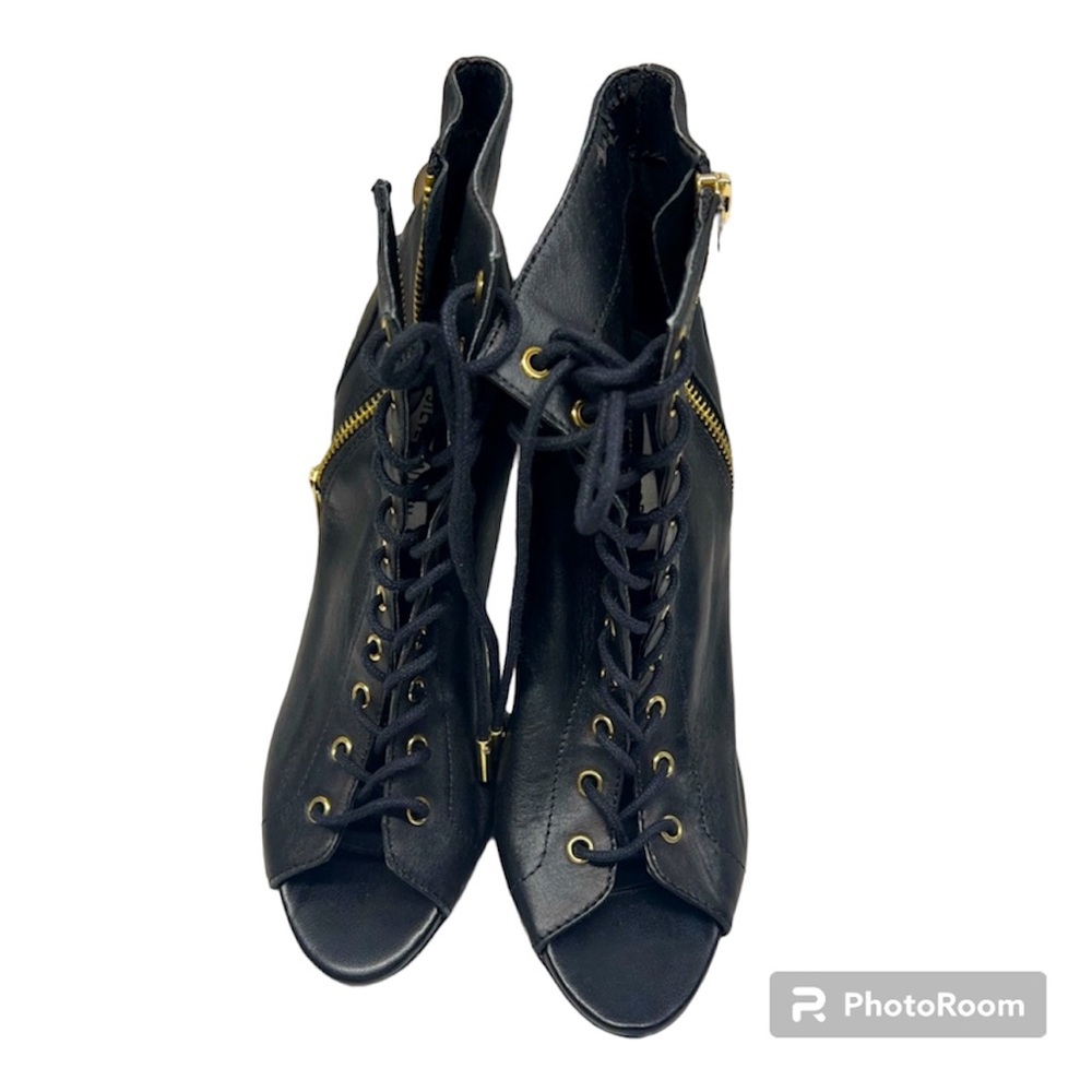Steven Madden black heel boots